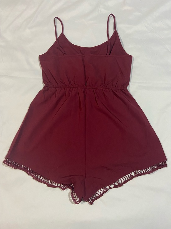 SHEIN Wine Red Sleeveless Romper with Crochet Hem - Picture 2 of 3